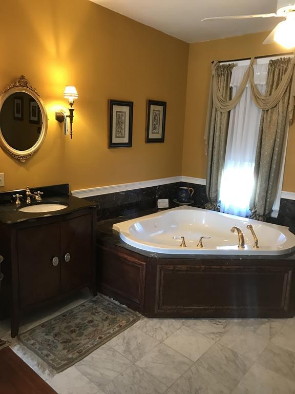 Edgewood Manor Inn Bed And Breakfast Providence Extérieur photo
