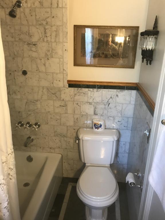 Edgewood Manor Inn Bed And Breakfast Providence Extérieur photo